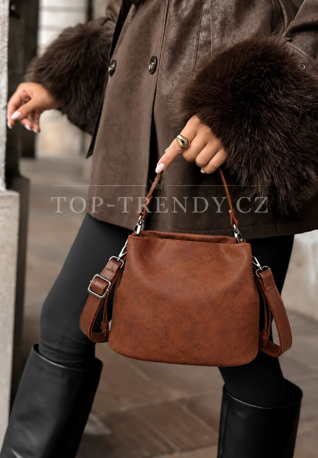 DÁMSKÁ MALÁ CROSSBODY KABELKA S UCHOPEM INES